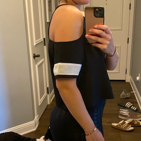 BCBG top - Picture 3 of 5